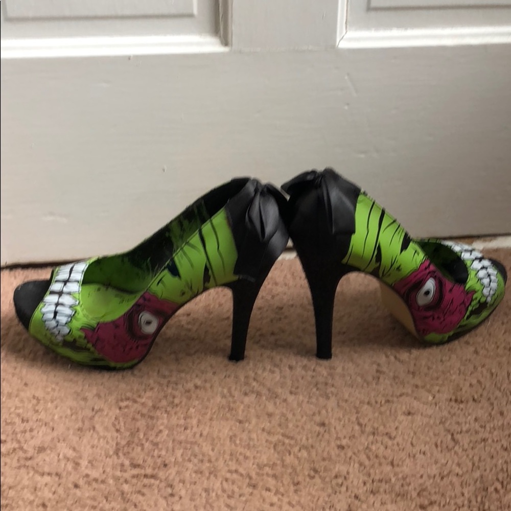 Iron Fist Zombie Stomper Heels - Picture 5 of 8